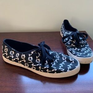 Black Keds with White Bow design (Taylor swift)